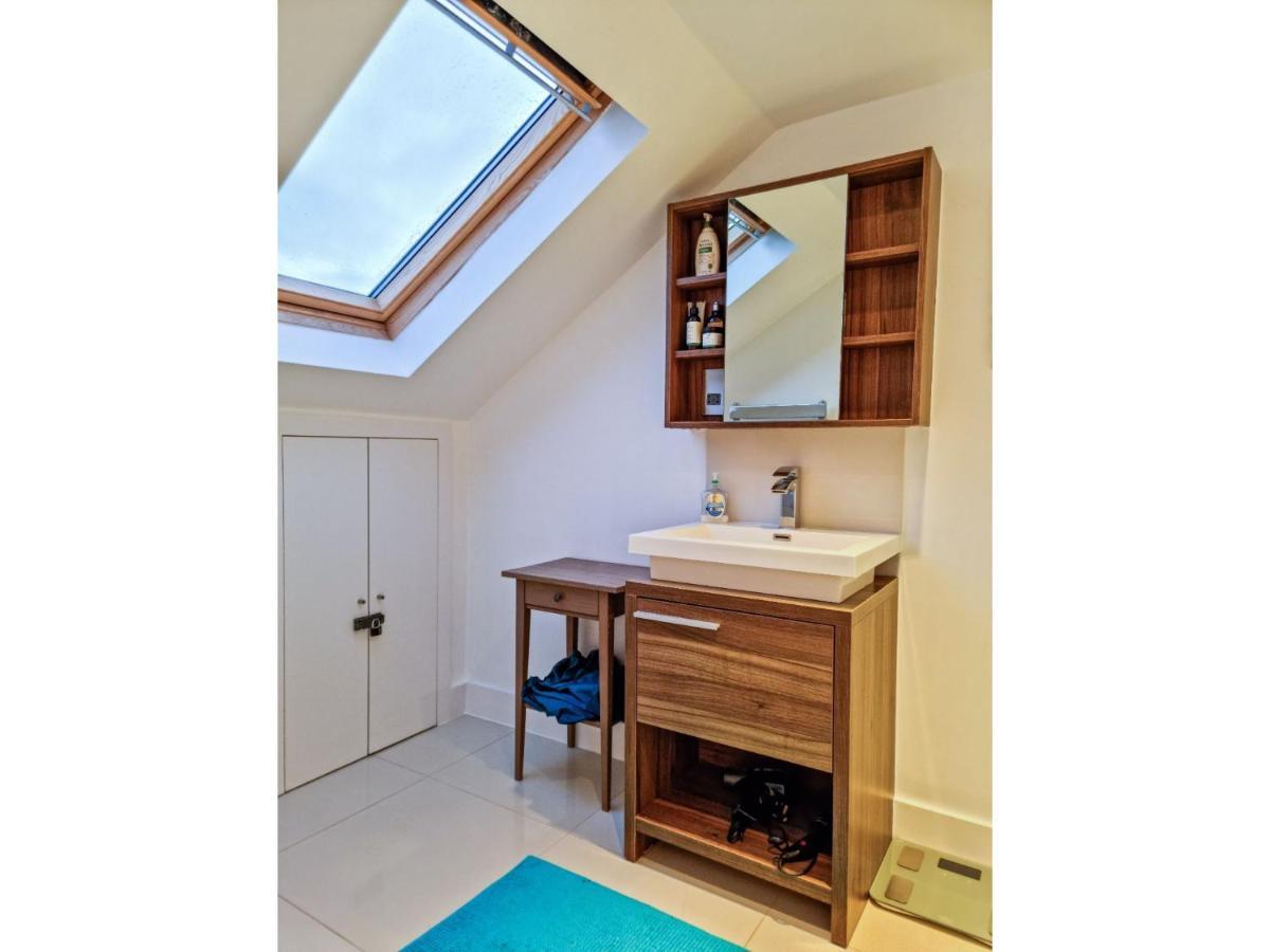 Pass The Keys Family Friendly 2 Bedroom Gem In Shepherd's Bush Appartement *