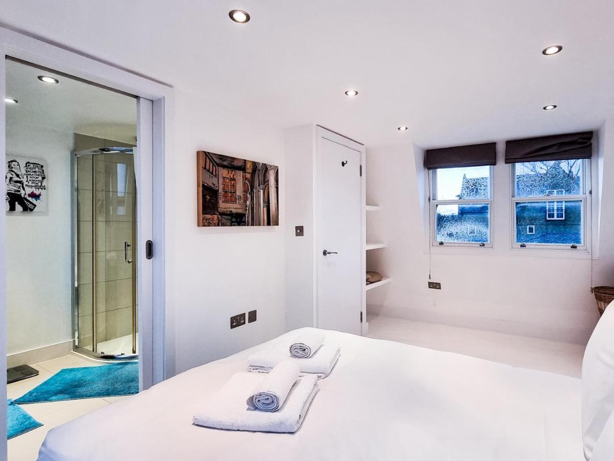 Pass The Keys Family Friendly 2 Bedroom Gem In Shepherd's Bush Appartement Londen